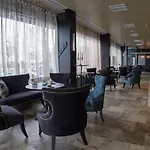 奥洛夫酒店 3*